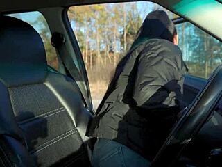 Skinny Teen Girlfriend Meets Stranger for Outdoor Deepthroat Cowgirl Fuck