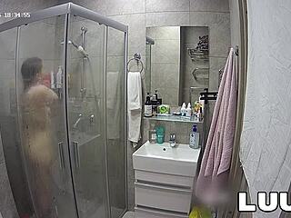 Luuv Kareflore Films Her Amateur Homemade Shower Tease for Fans