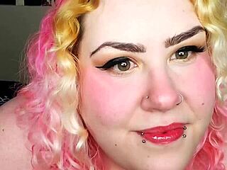 take a peek at my hairy armpits wet pussy lips and jiggling ass cheeks