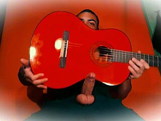 Sexy Bodybuilder Strokes 18cm Cock Guitar Masturbation