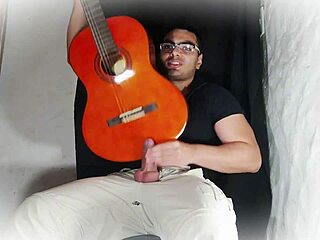 Sexy Bodybuilder Strokes 18cm Cock Guitar Masturbation