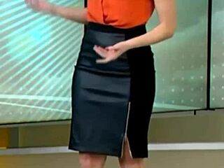 voyeur spies hot brazilian babe in steamy outdoor tease