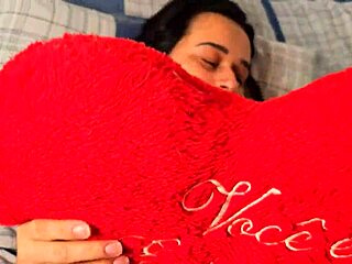 virgin girlfriend's first tight pussy creampie closeup